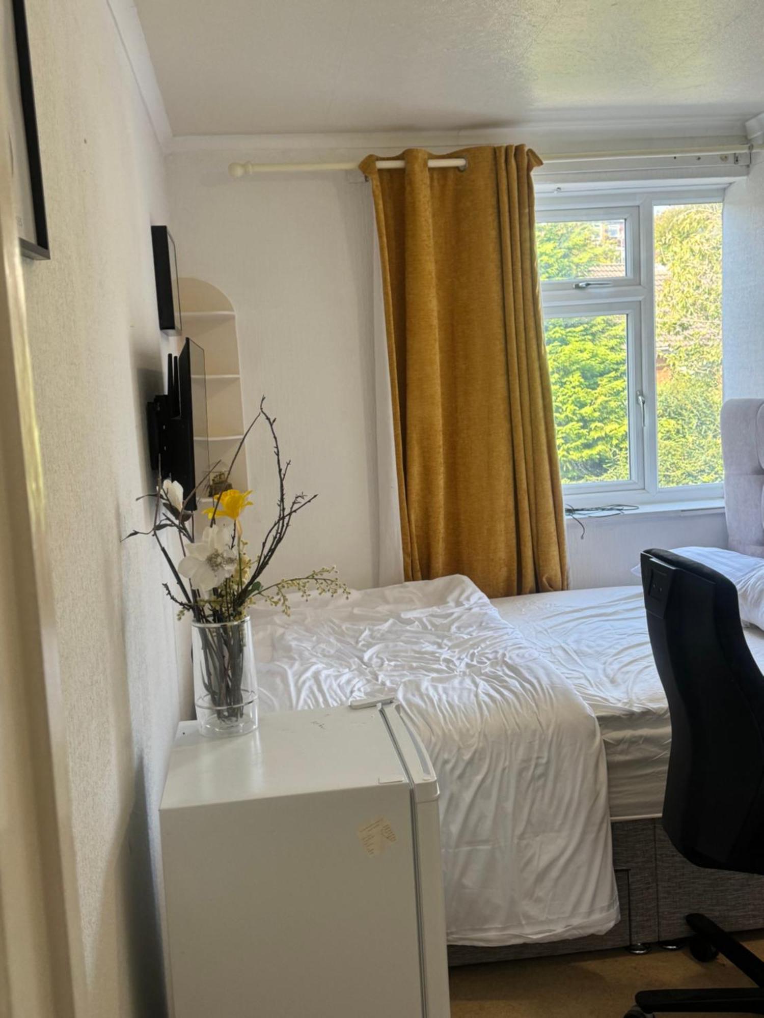 Komegloba Exquisite Room Manchester Exterior photo