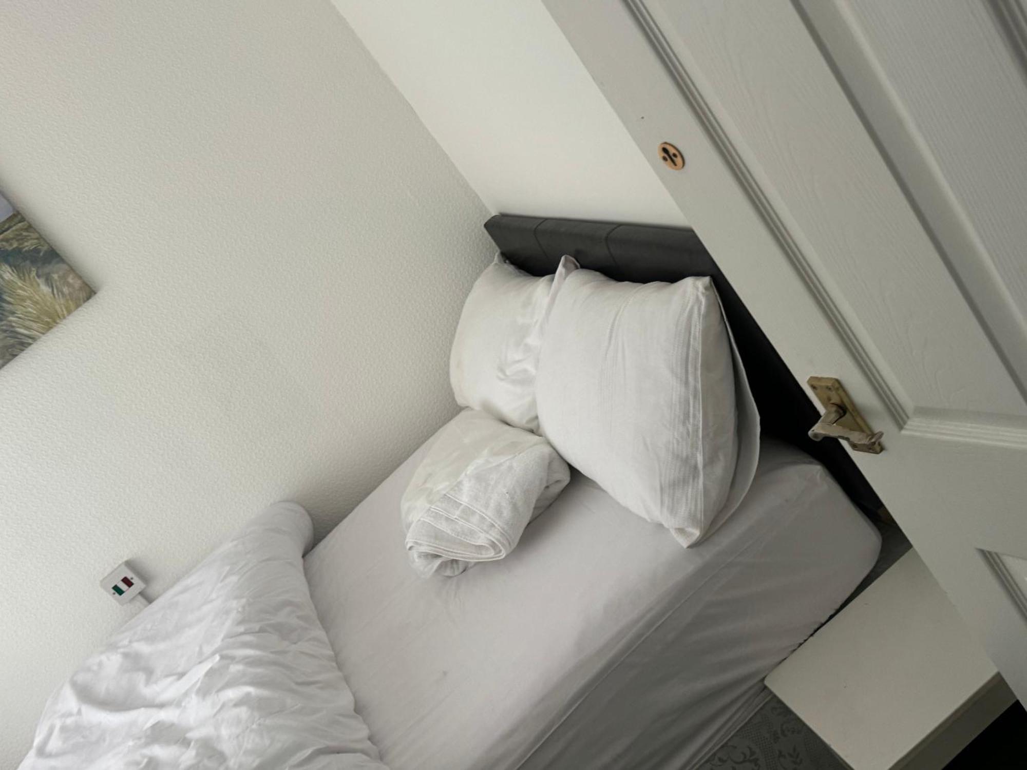 Komegloba Exquisite Room Manchester Exterior photo