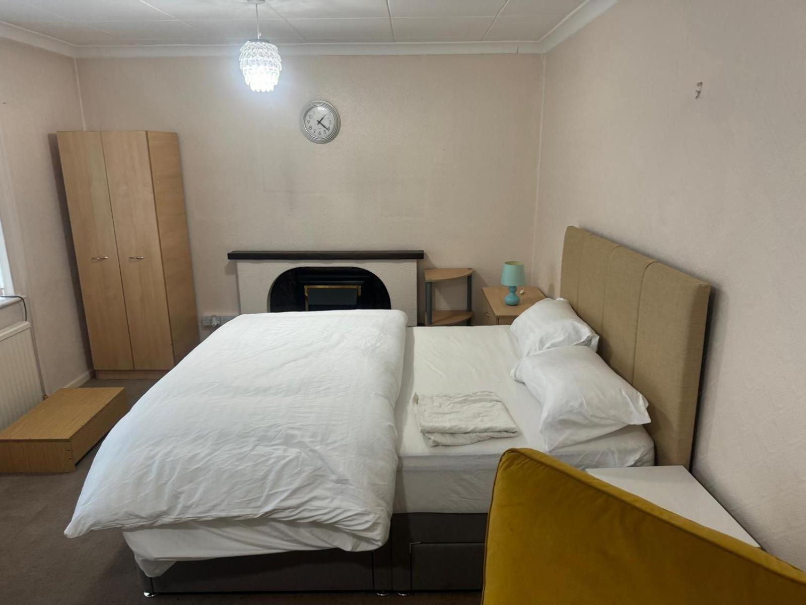 Komegloba Exquisite Room Manchester Exterior photo